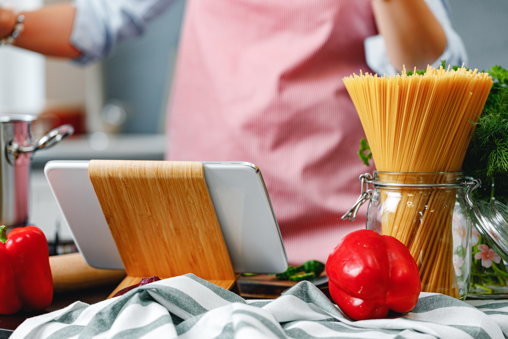 Laboratorio di cucina elegante e luminoso